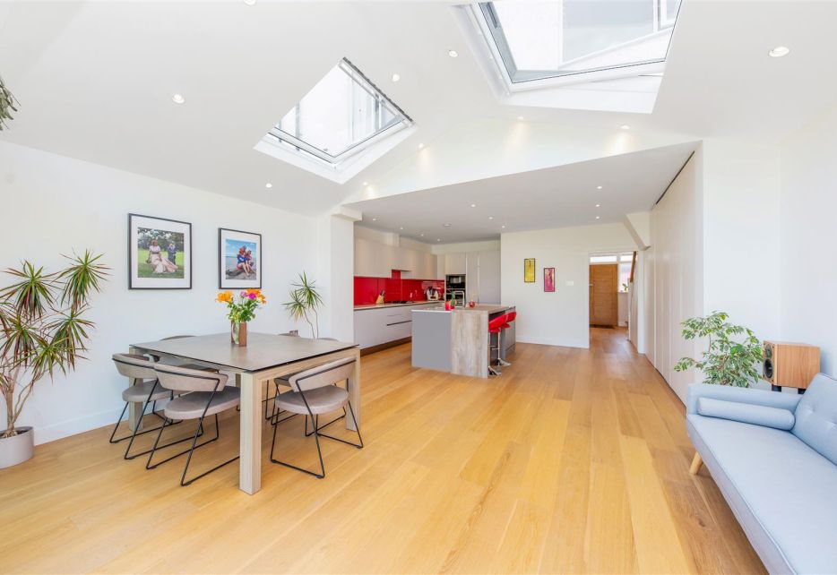 Meadow Close, Raynes Park, SW20