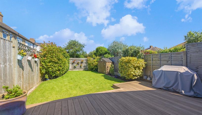 Meadow Close, Raynes Park, SW20