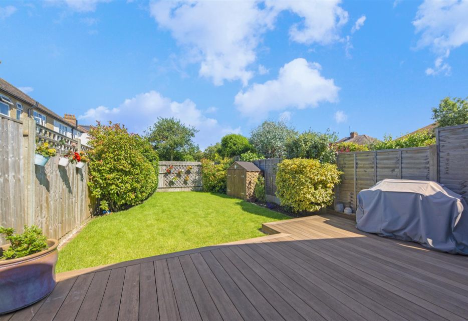 Meadow Close, Raynes Park, SW20