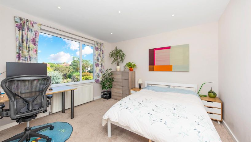 Meadow Close, Raynes Park, SW20