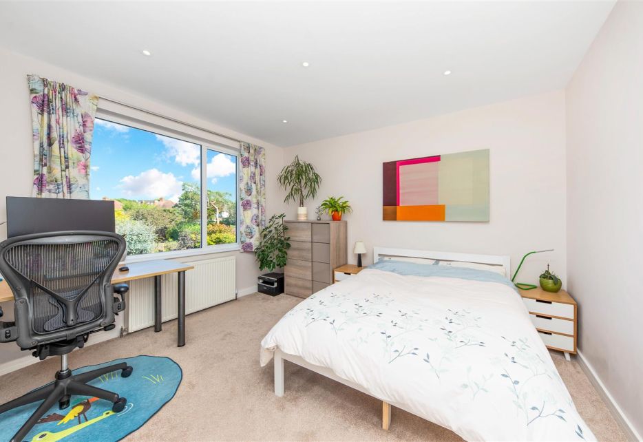 Meadow Close, Raynes Park, SW20
