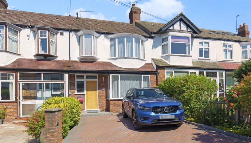 Meadow Close, Raynes Park, SW20