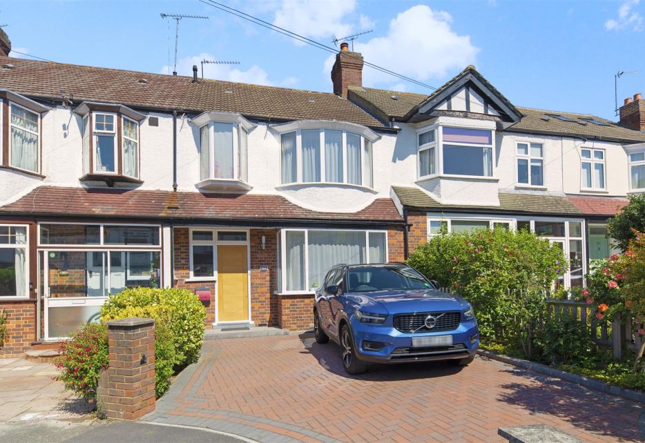 Meadow Close, Raynes Park, SW20
