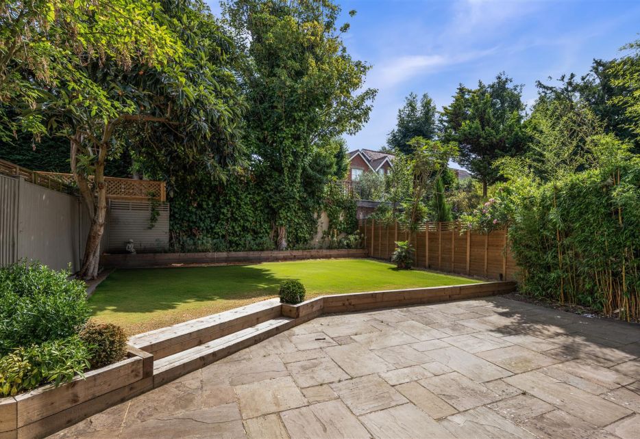 Cottenham Park Road, West Wimbledon, SW20