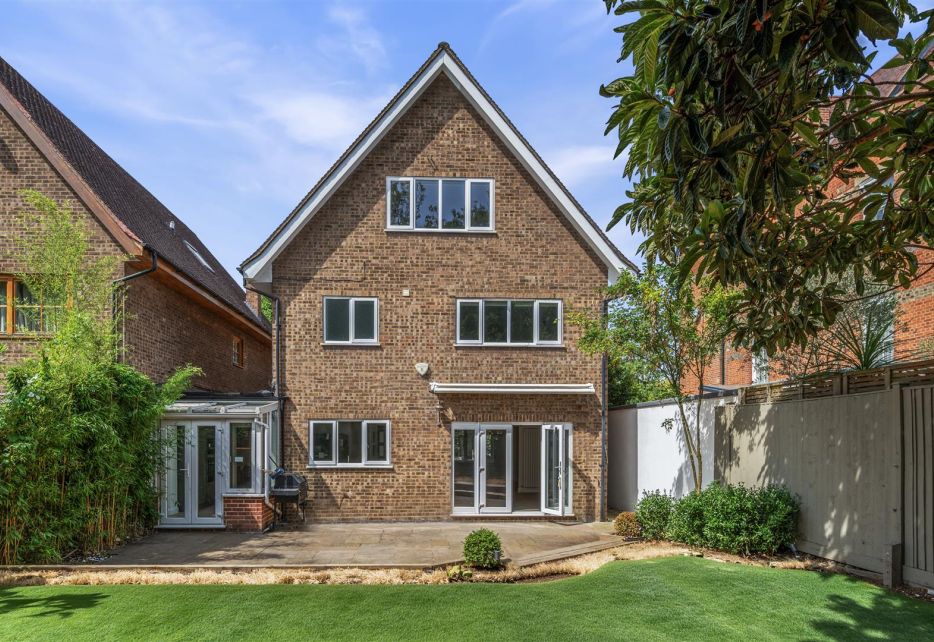 Cottenham Park Road, West Wimbledon, SW20