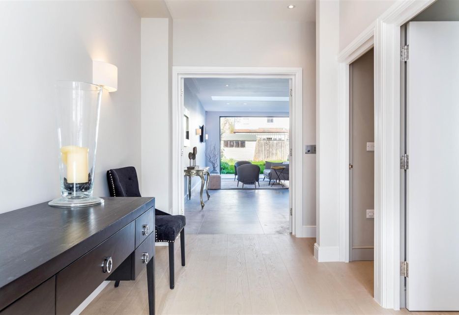 Oakwood Road, West Wimbledon, SW20