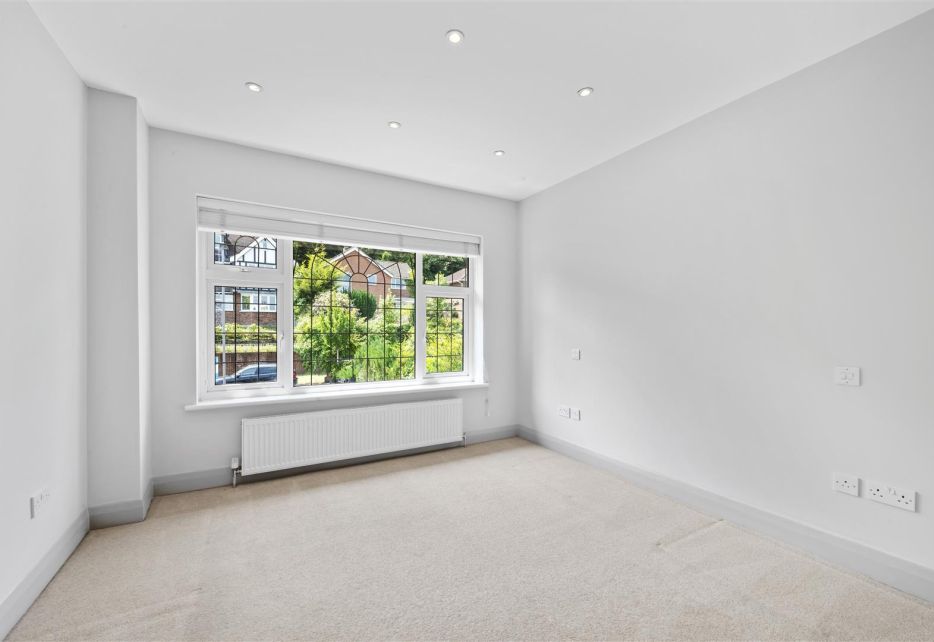 Ullswater Crescent, Kingston Vale, SW15