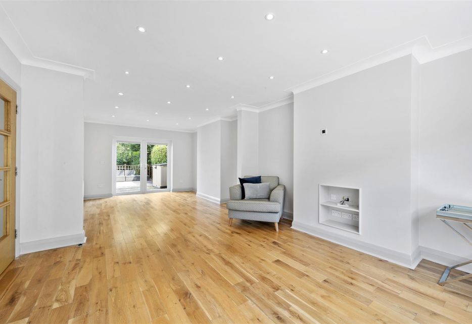 Ullswater Crescent, Kingston Vale, SW15