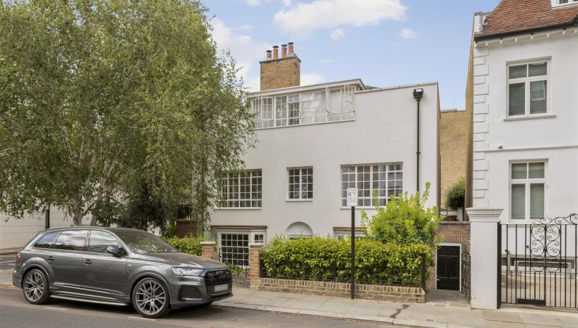 Victoria Road, London