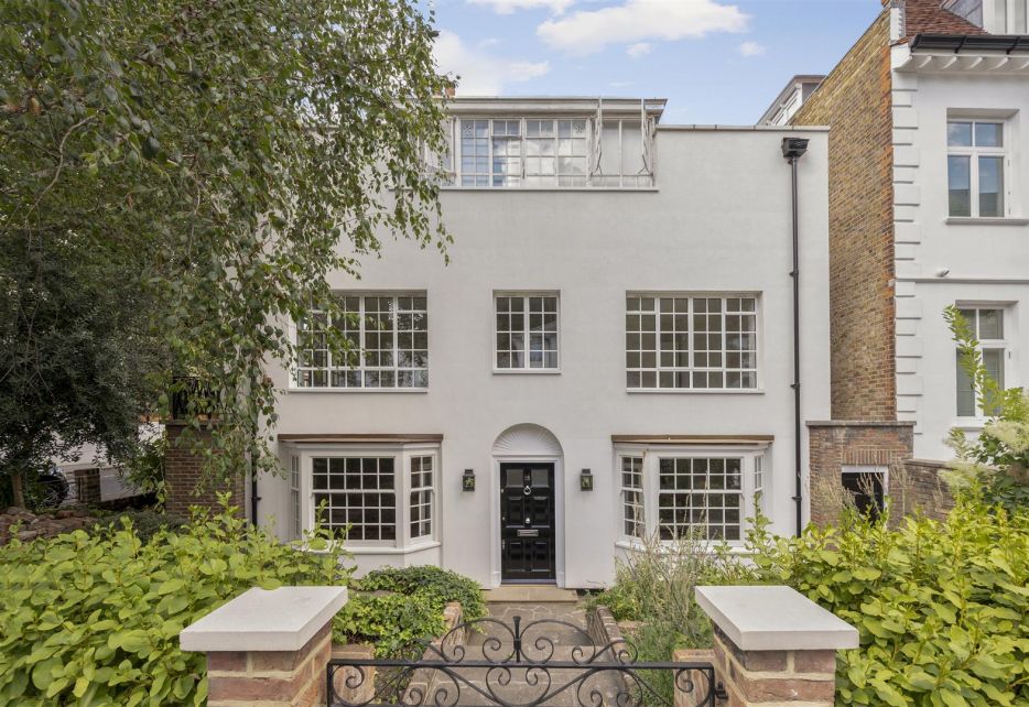Victoria Road, London