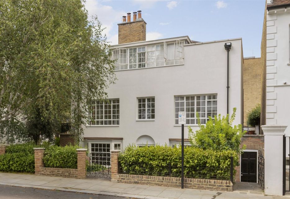 Victoria Road, London