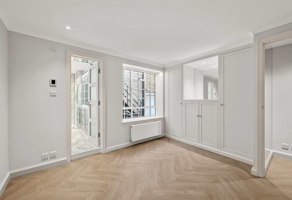 Douro Place, London