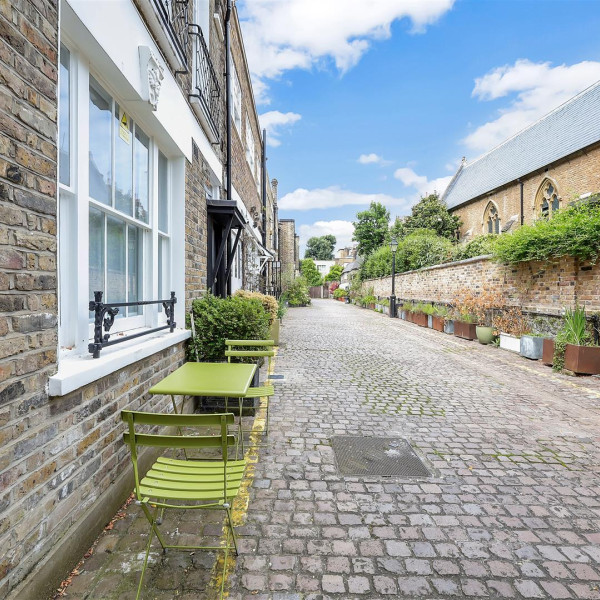 Kynance Mews