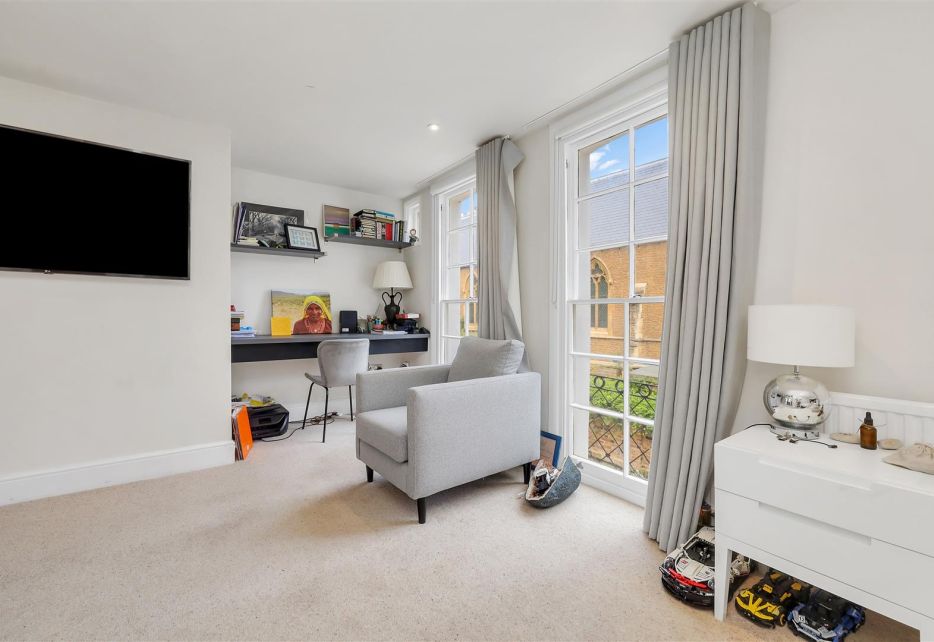 Kynance Mews, South Kensington, SW7