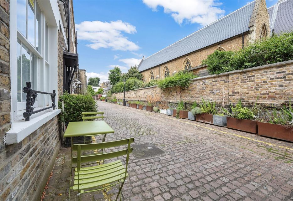 Kynance Mews, South Kensington, SW7