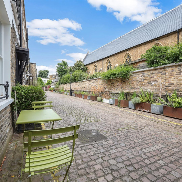 Kynance Mews