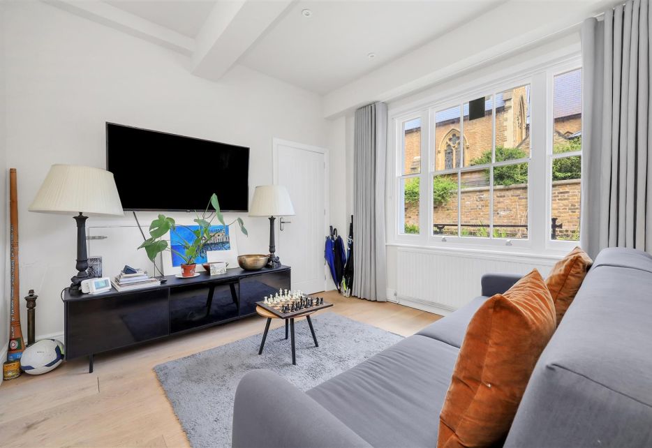 Kynance Mews, South Kensington, SW7
