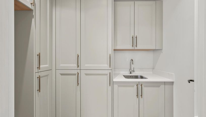 Winston Close, Haynt Walk, Raynes Park