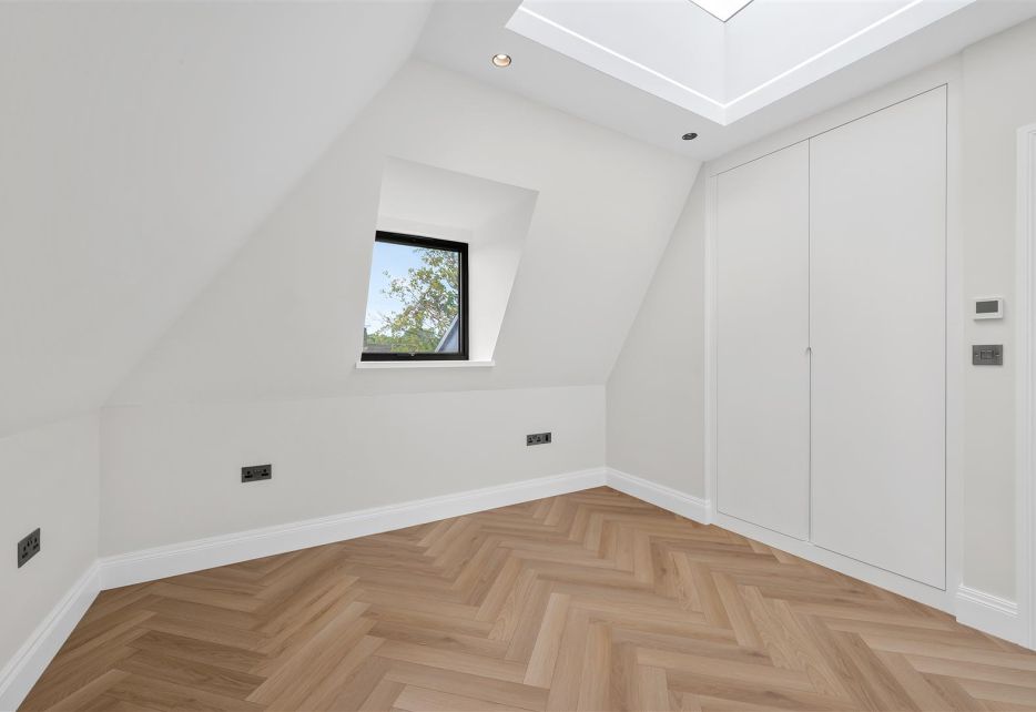 Winston Close, Haynt Walk, Raynes Park