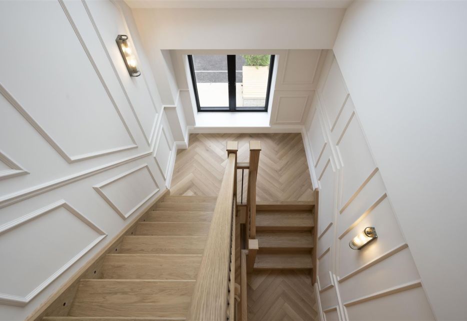 Winston Close, Haynt Walk, Raynes Park