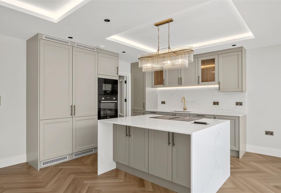 Winston Close, Haynt Walk, Raynes Park