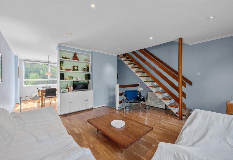 Savona Close, London