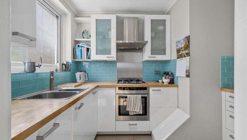 Savona Close, London