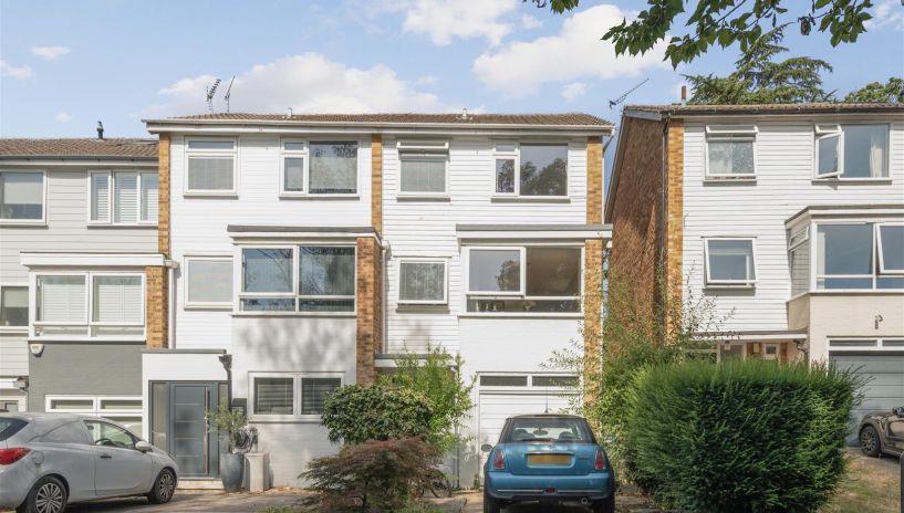 Savona Close, London