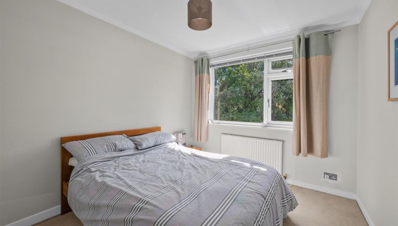 Savona Close, London