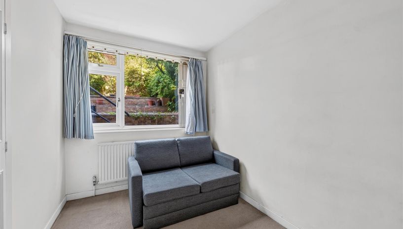 Savona Close, London