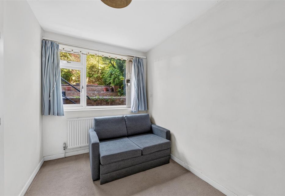 Savona Close, London