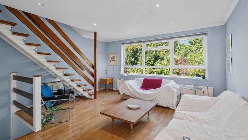 Savona Close, London