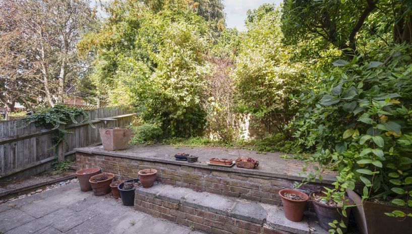 Savona Close, London