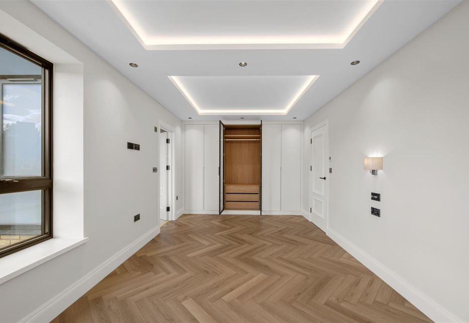 Winston Close, Haynt Walk, Raynes Park, SW20