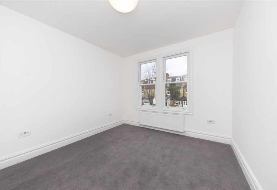 Sandringham Avenue, Wimbledon Chase, SW20