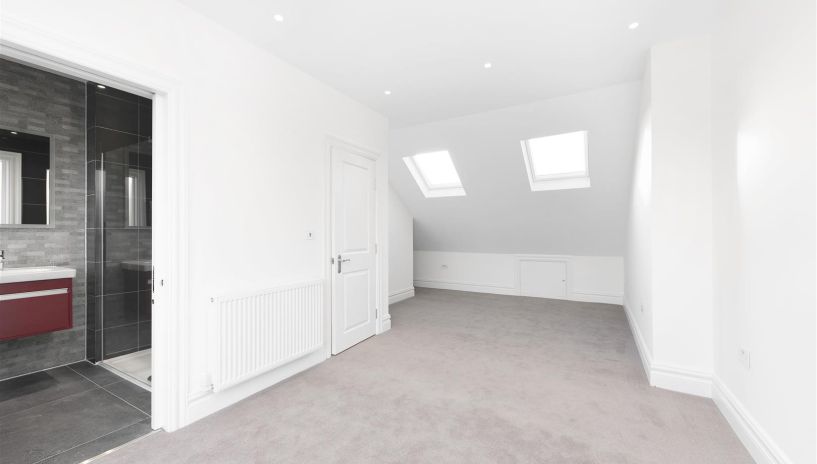 Sandringham Avenue, Wimbledon Chase, SW20