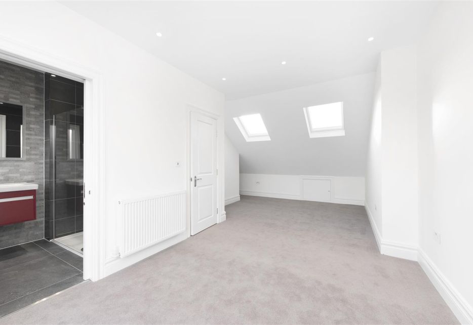 Sandringham Avenue, Wimbledon Chase, SW20