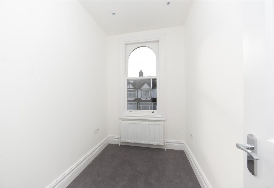 Sandringham Avenue, Wimbledon Chase, SW20