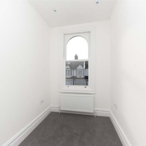 Sandringham Avenue