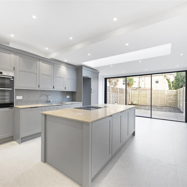 Sandringham Avenue
