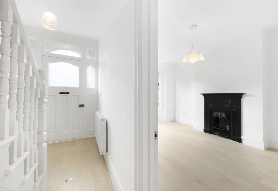 Sandringham Avenue, Wimbledon Chase, SW20