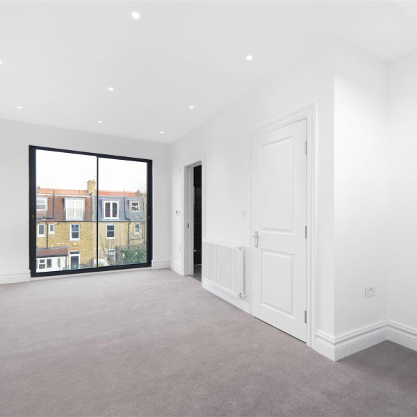 Sandringham Avenue