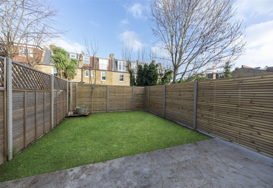 Sandringham Avenue, Wimbledon Chase, SW20