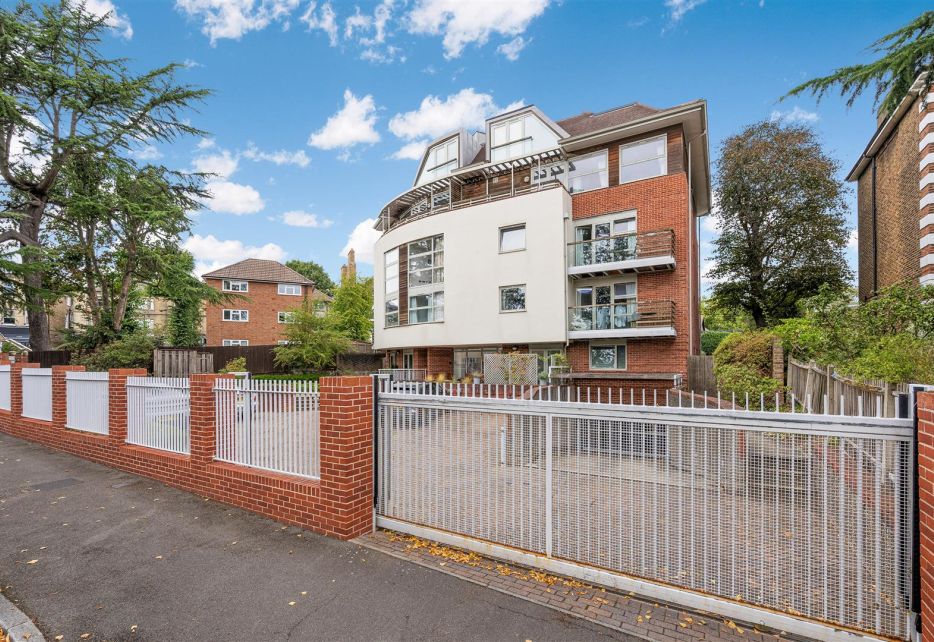 Grosvenor Hill, Wimbledon, SW19