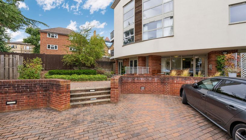 Grosvenor Hill, Wimbledon, SW19