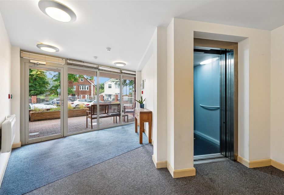 Grosvenor Hill, Wimbledon, SW19