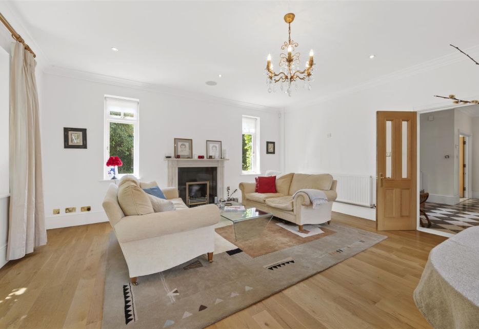 Bathgate Road, Wimbledon, SW19