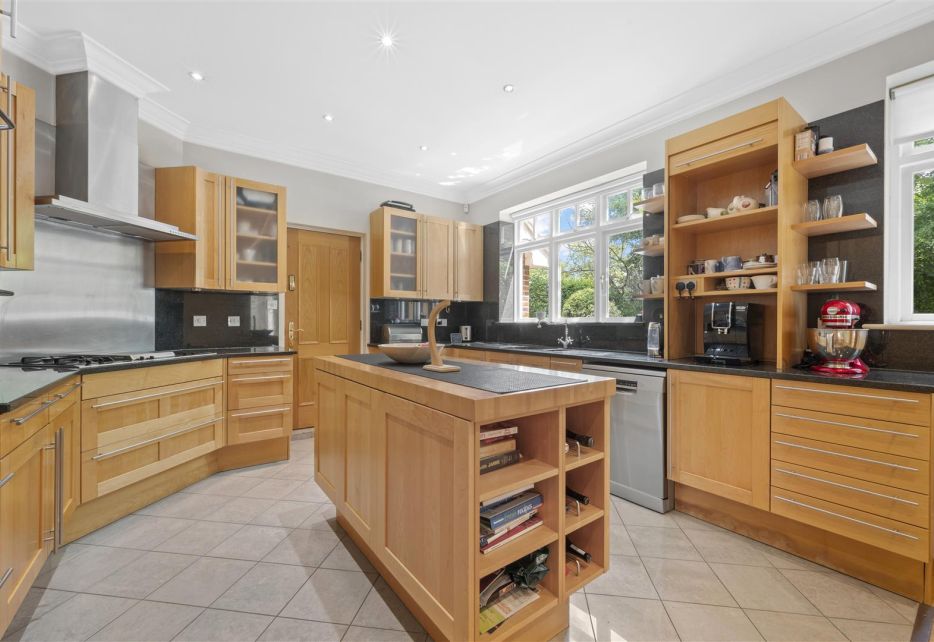 Bathgate Road, Wimbledon, SW19