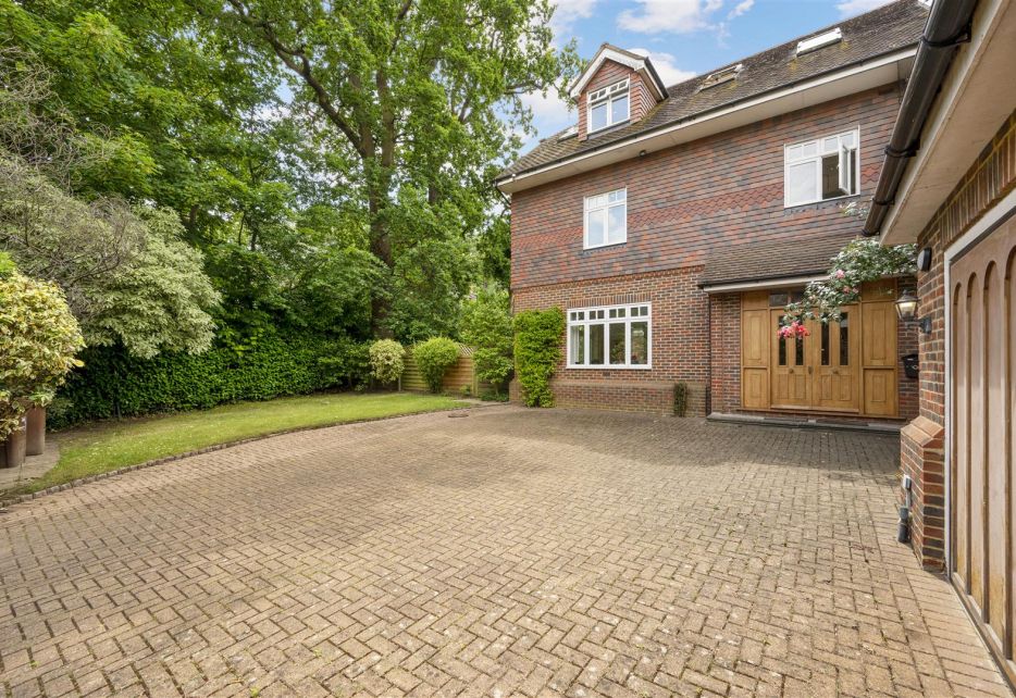 Bathgate Road, Wimbledon, SW19
