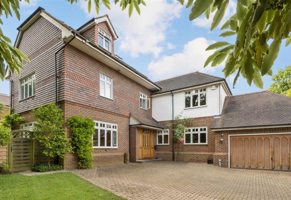 Bathgate Road, Wimbledon, SW19